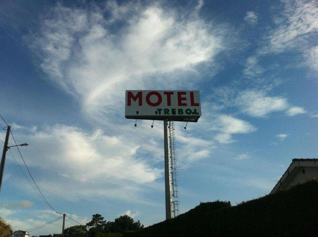 Motel Trebol Tui Exterior photo